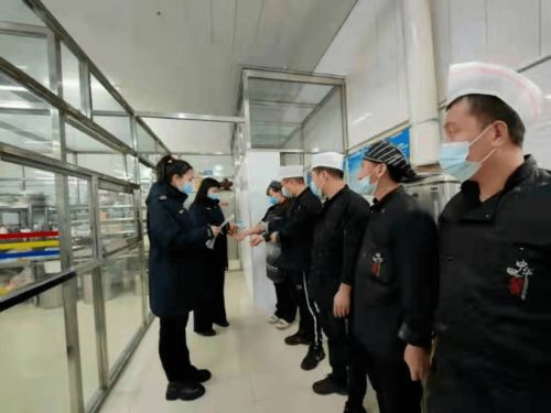 扎魯特旗市場監督管理局全力保障‘兩會’期間餐飲服務食品安全